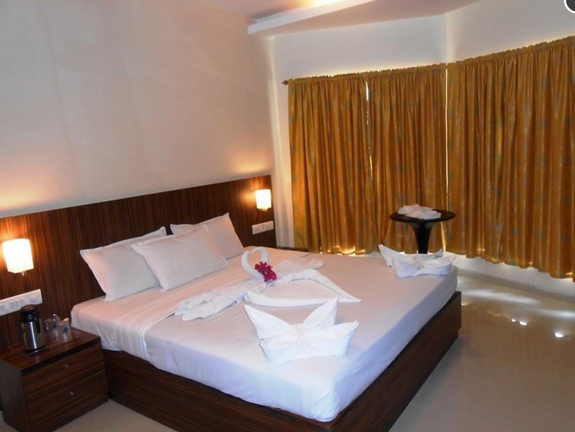 Jade Beach Resort Tirupporur Eksteriør bilde
